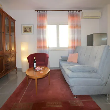 Charmantes Direkt An Der Promenade Von Mit Meerblick * Poreč