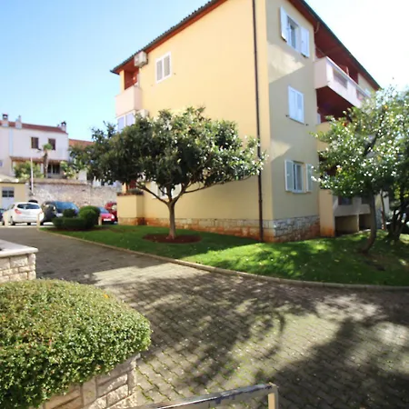 Charmantes Direkt An Der Promenade Von Mit Meerblick * Poreč